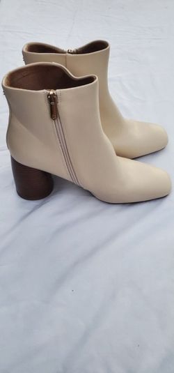 Sam & Libby Cream Ankle Boots (NWOT) PICK UP ONLY