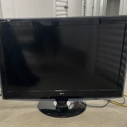 LG 47" 1080p 240Hz LED - LCD HDTV 47LH90