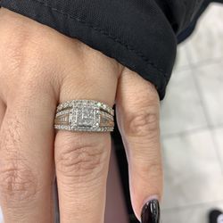 White Gold Diamond Ring $2000