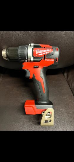 MILWAUKEE BRUSLESS DRILL DRIVER