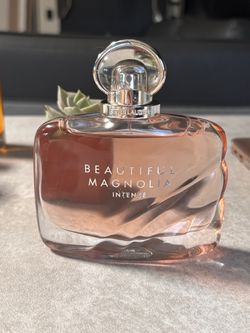 Éstee Lauder Beautiful magnolia intense EDP 3.4oz