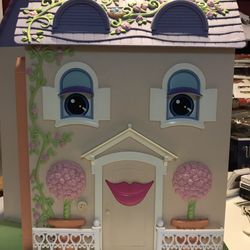 Learning Curves Mrs Goodbee Talking Interactive Doll House With Accessories 