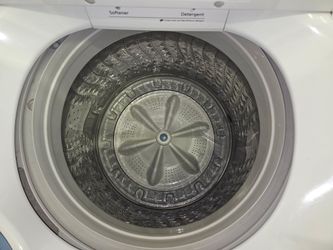 Samsung washer and gas dryer set gently used.