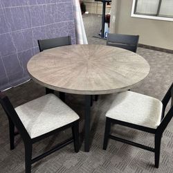 Round Brown Table And Chairs 