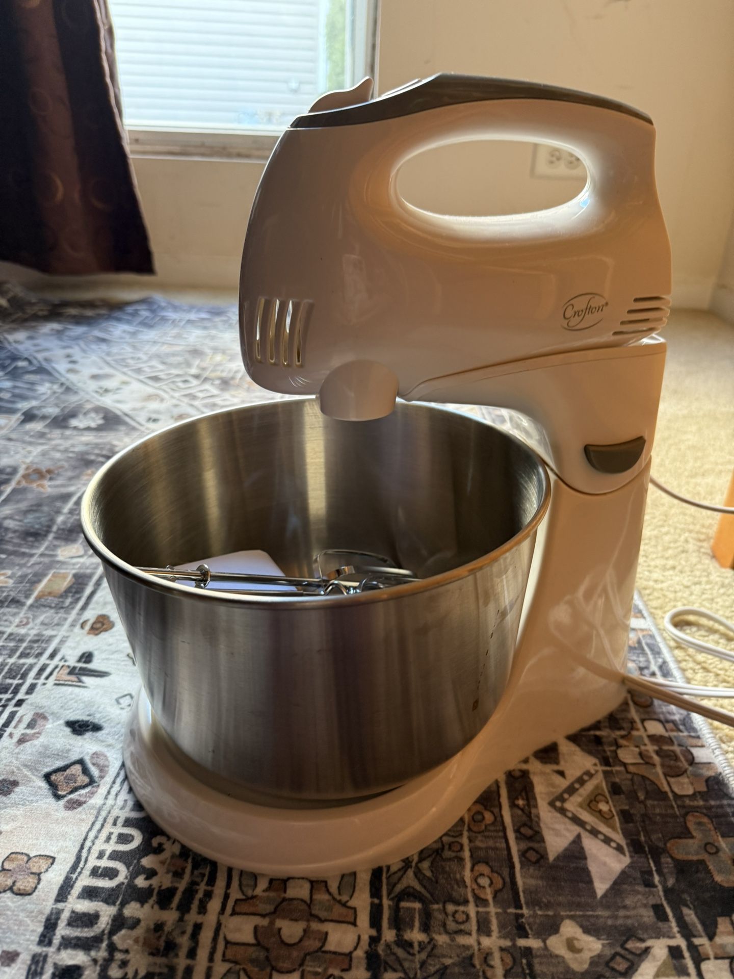 Brand New Crofton Stand Mixer
