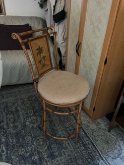 Such a cool vintage heavy bamboo palm tree bar stool for decor. 24” floor to seat