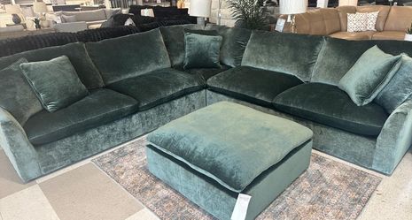 Olivia 🎉 brand new/ modern/luxury 🌼 Living Room Sectional