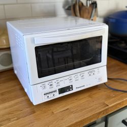 Like New Panasonic Toaster Oven