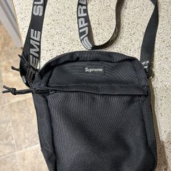 Supreme Shoulder Bag 