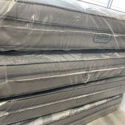 CAL KING MATTRESS & BOXSPRING