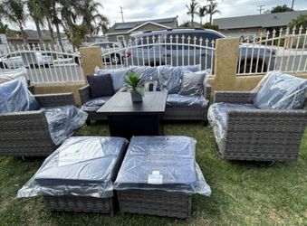 Patio furniture set outdoor new in. The box