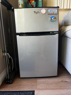 Whirlpool Mini Fridge with Top Freezer