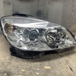 2008 2009 2010 2011 Mercedes-Benz C300 Right Passenger Side Headlight OEM