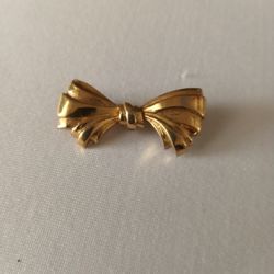 Vintage Avon Brooch