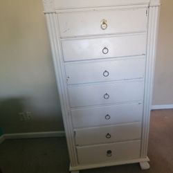 Perfect Vintage Dresser