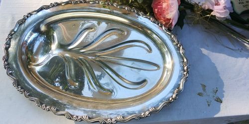 Large silver plated serving dish... WM A Rogers