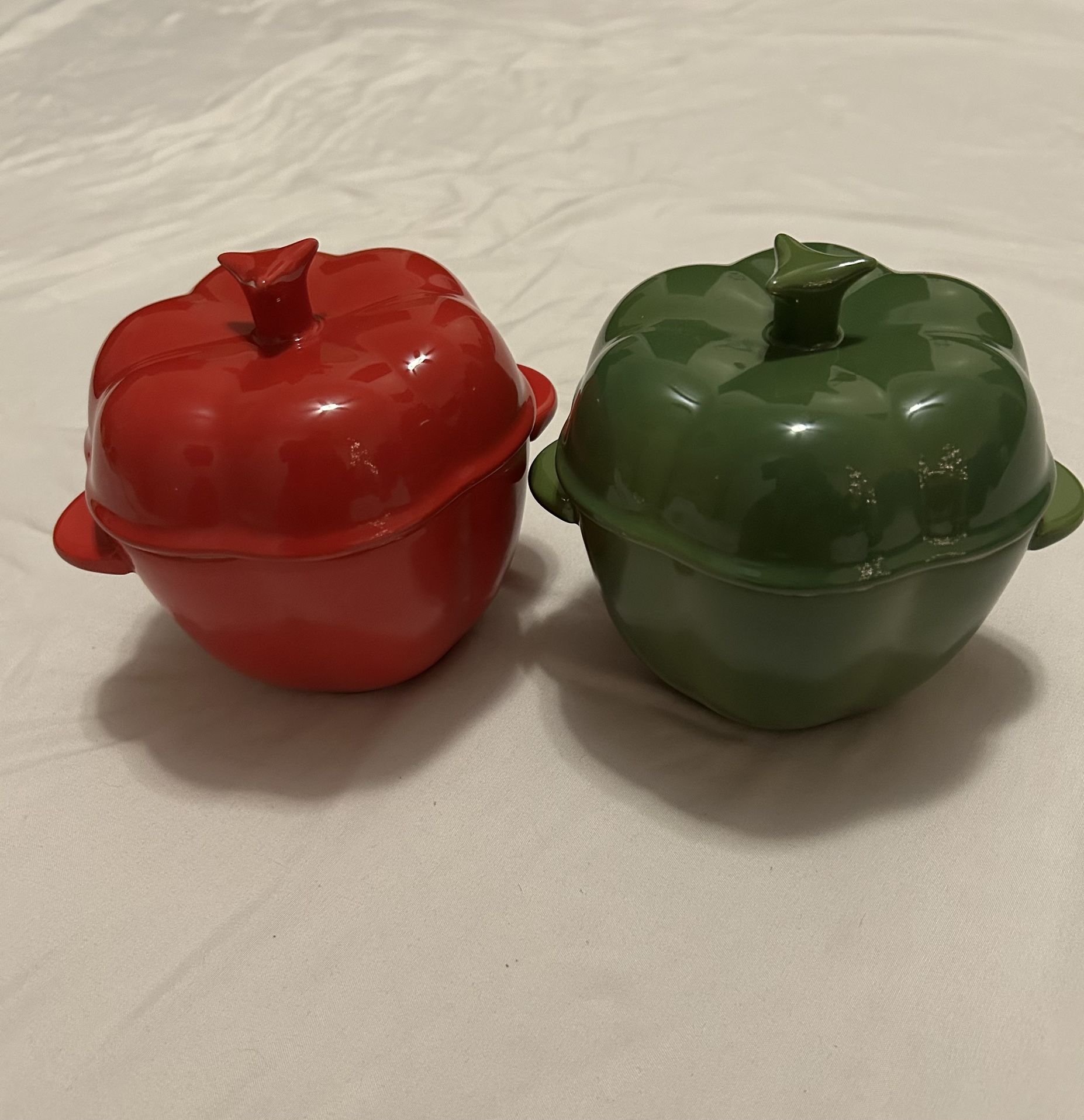 World Market Ceramic Bakeware Set of 2 Green & Red Bell Pepper Mini Pots W/ Lids