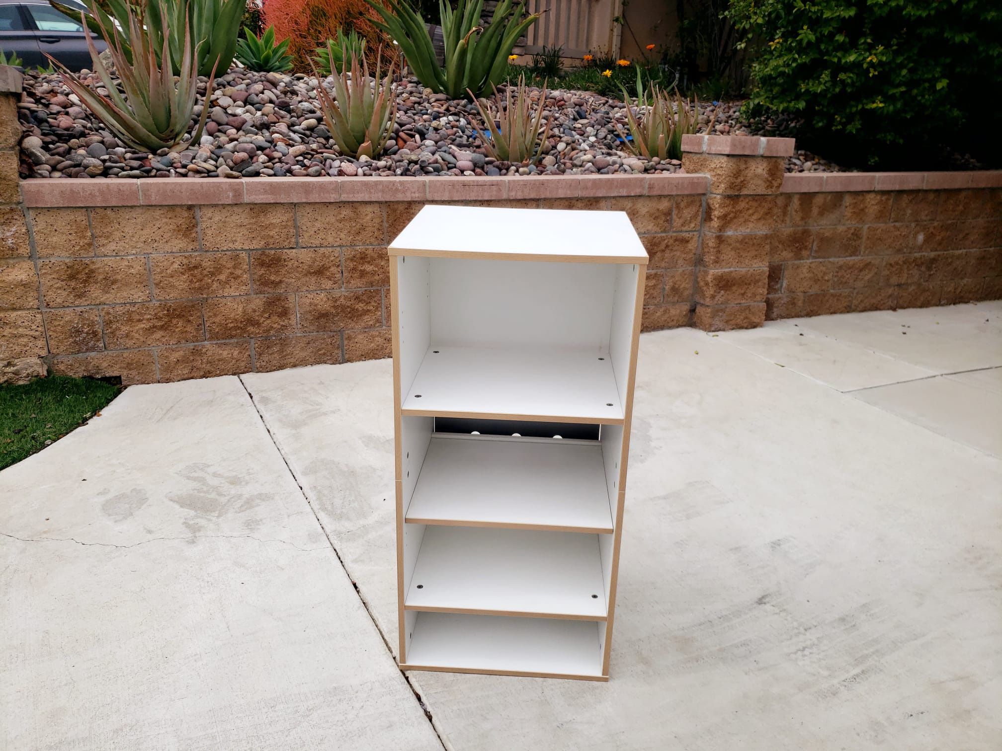 White Bookshelve - (40"H×20"W×20"D) - In Sturdy and Good Condition -