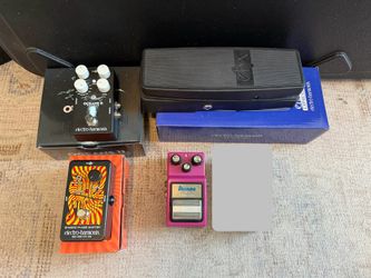 Guitar pedals, overdrive, delay, reverb expression