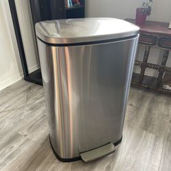 LCDM, Stainless Steel 13-Gallon Kitchen Trash Can with Step Lid in Copper  Bronze for Sale in Providence, RI - OfferUp