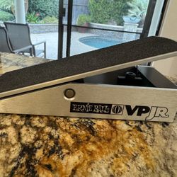 Ernie Ball VP Jr With Shnobel Lifetime String