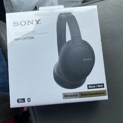 Sony WH-CH710N headphones