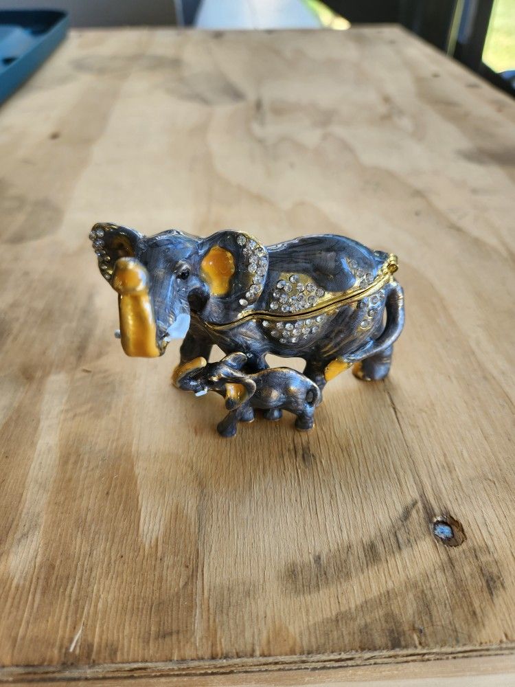 Vntg Jeweled Enamel Collection Elephant & baby Hinged Trinket