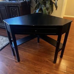 Corner Desk/ Table.  (Make An Offer)