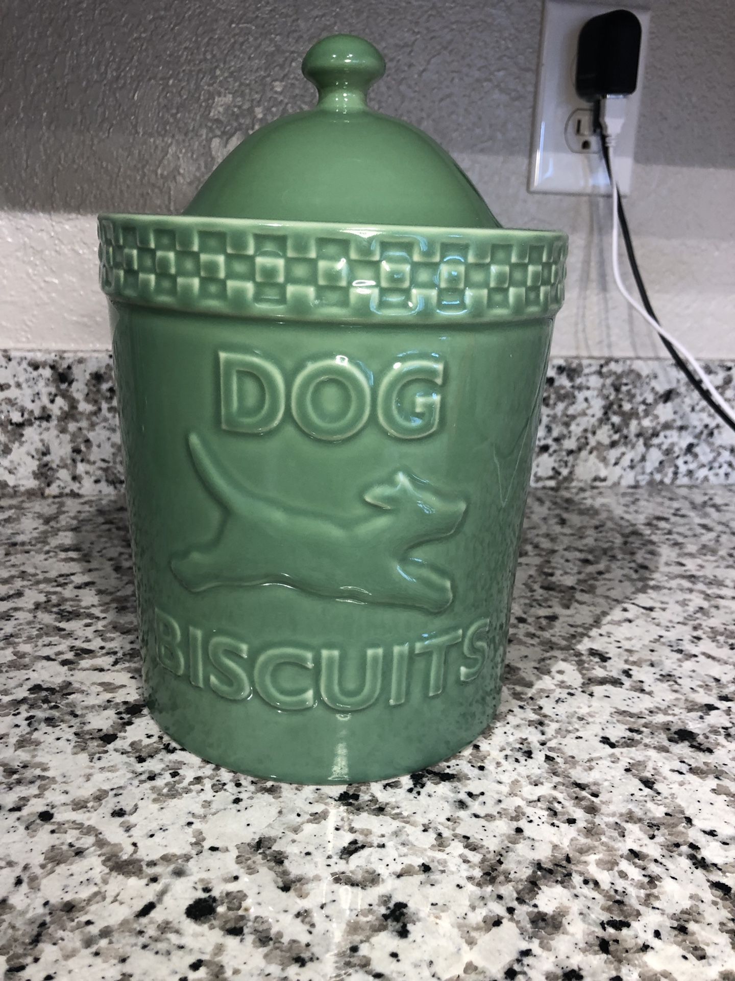 Mulligan longaberger dog biscuits jar