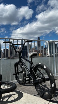 Cult Access Bmx Bike