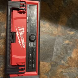 M18 Milwaukee Radio