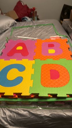 Foam alphabet & shape play mat