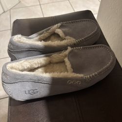 Ugg Woman’s Slippers 