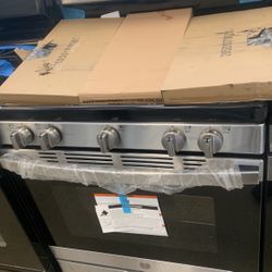 New Scratch And Dent GE  Gas Stove Stainless 6 Months Warranty .