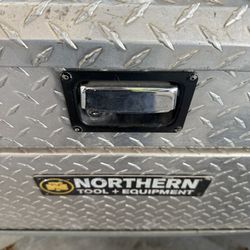 Aluminum Toolbox With Stand Wheels 