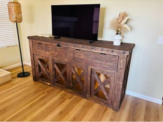 Tv/ credenza/ buffet