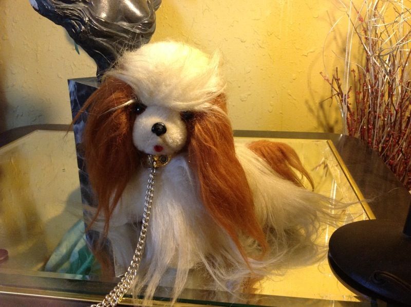 Vintage 1960s Ideal dog transistor radio