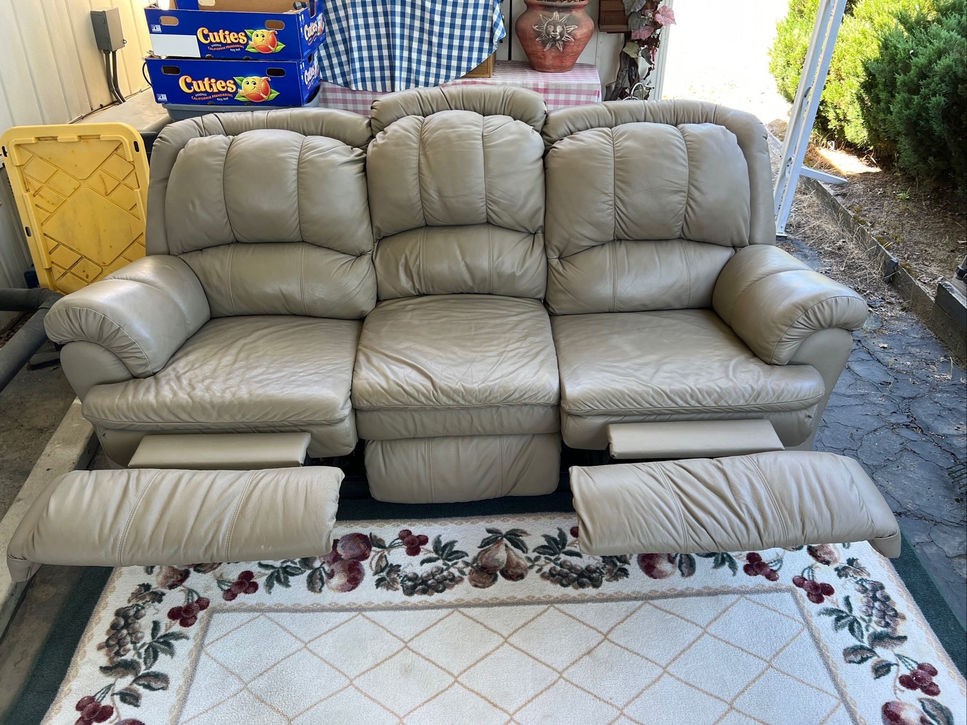 REDUCED QUALITY LEATHER DOUBLE RECLINING SOFA