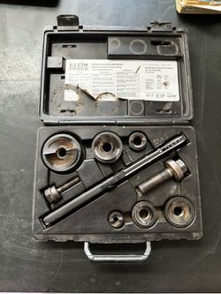 Klein Tools 53732-SEN Knockout Punch Set w/ Ratcheting Wrench