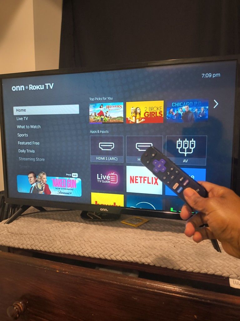 32' Inch Roku Tv Works Perfect