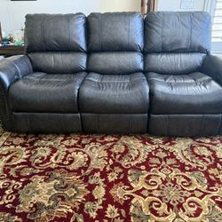 Beautiful Reclining LEATHER Living Room Set: 