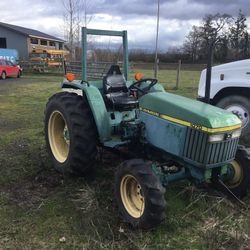 TRACTOR-JOHN DEERE-DIESEL-4 WD