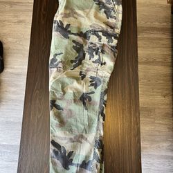 Gap Camo Cargo pants 