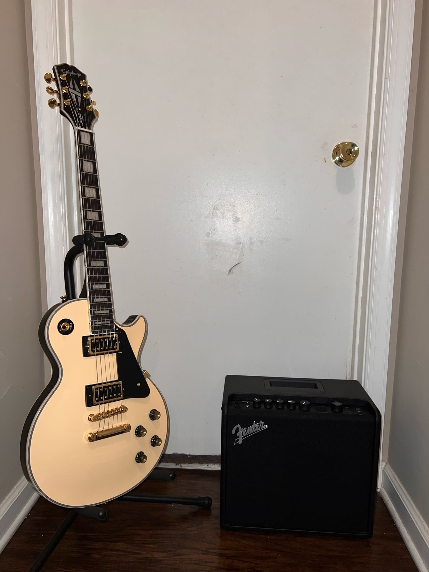 Epiphone Les Paul Custom Blackback Limited-Edition Electric Guitar Antique Ivory