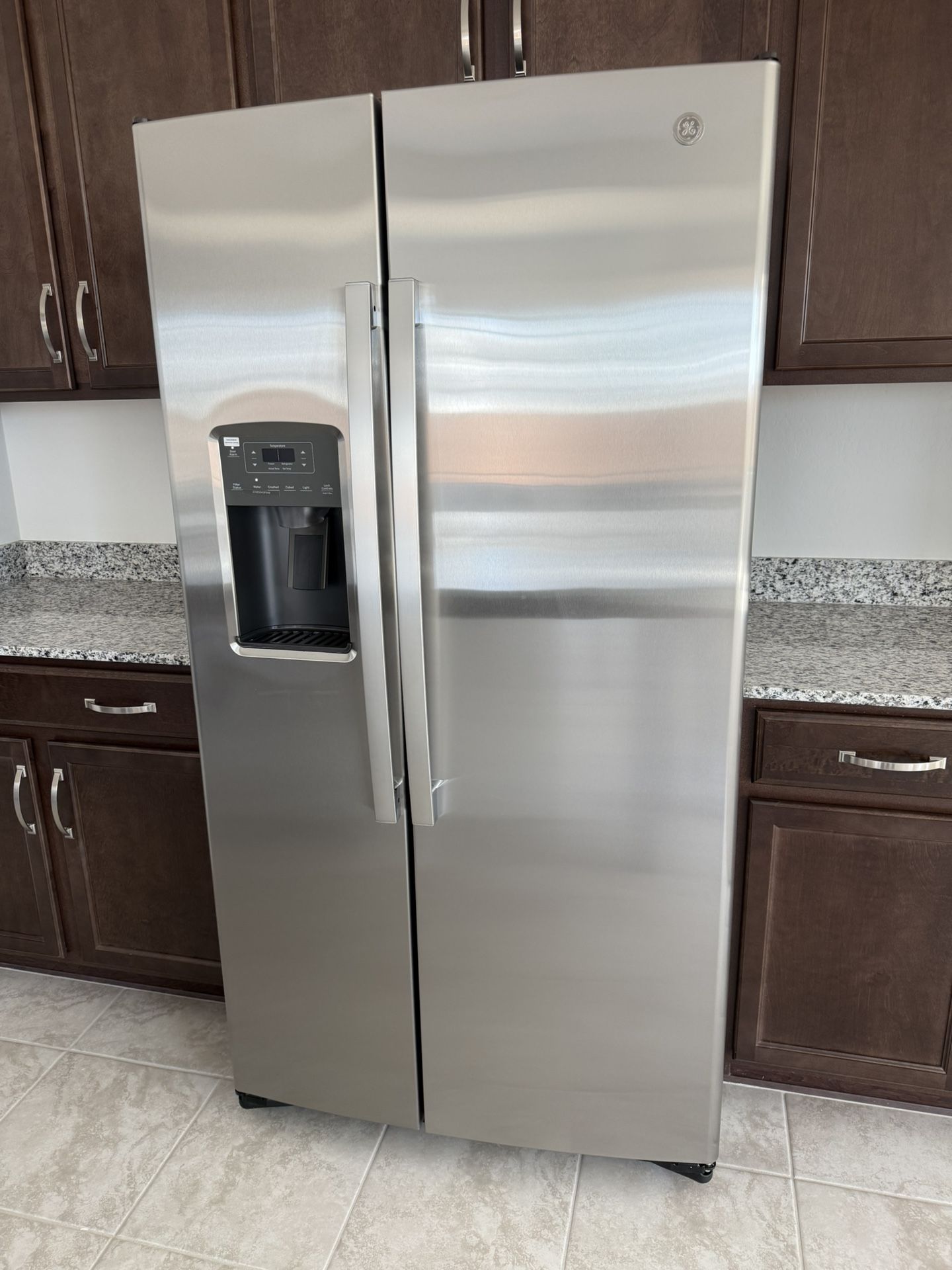 GE Refrigerator