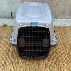 Petmate Pet Kennel Travel Dog Crate Portable Easy Clean Foldable Design Airline Approved Medium Small up to 30 lbs 28"  NO SHIP BUT PICKUP ONLY  Eco-f