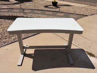 Tresanti Geller 47” Adjustable Height Smart Desk