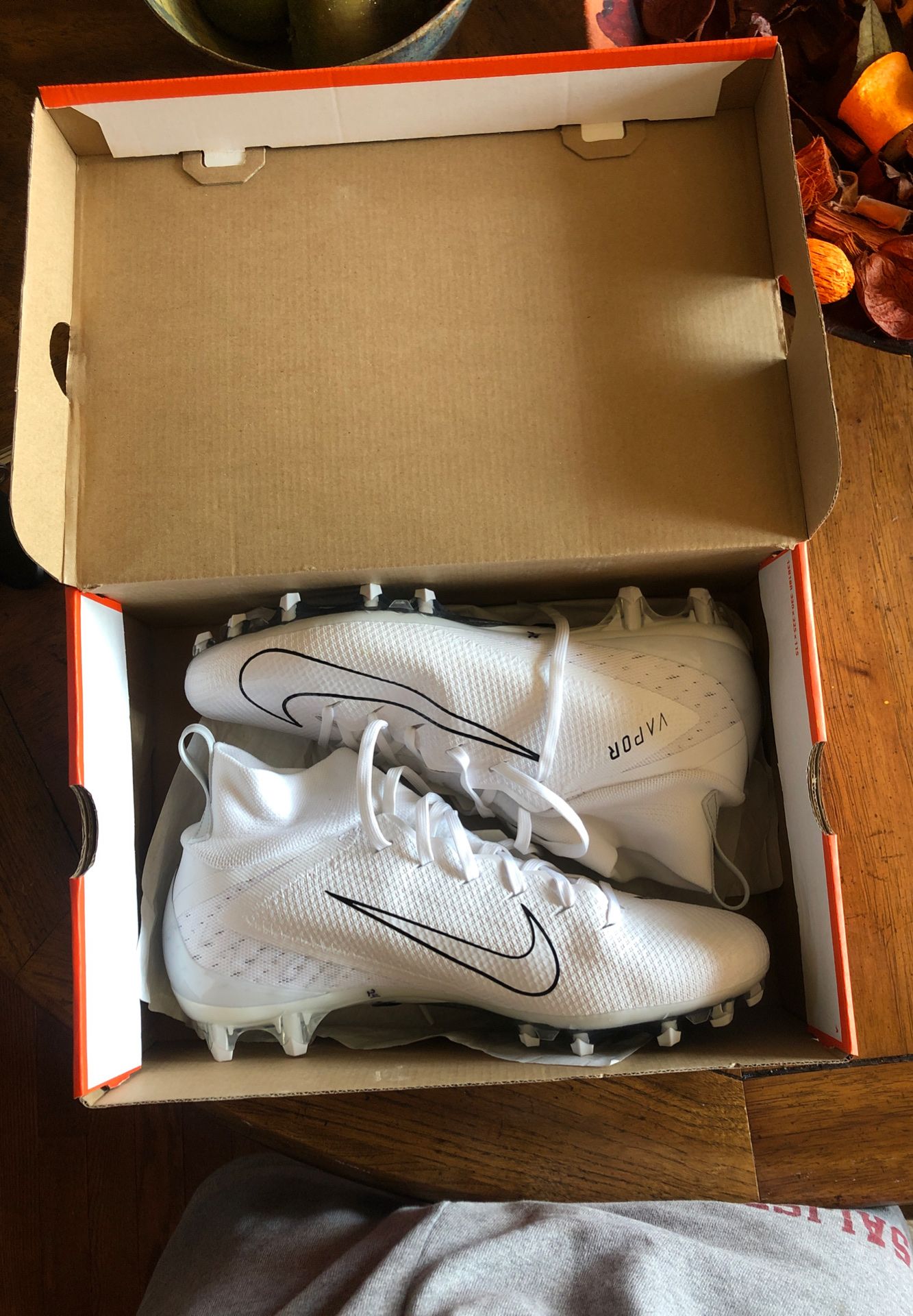 10.5 Nike cleats never worn (brand new)
