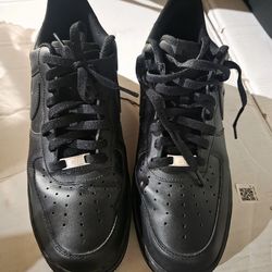 NEW Nike Air Force 1 07