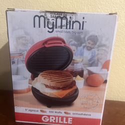 MyMini 5” Grill – 550W – NEW IN BOX  Parrilla MyMini 5” – 550W – NUEVA EN CAJA  Brand new in box. Never used.  Compact 5” nonstick grill — perfect for